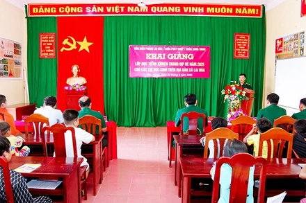 Khai giảng lớp tiếng Khmer miễn phí tại đồn Biên phòng Lai Hòa. 