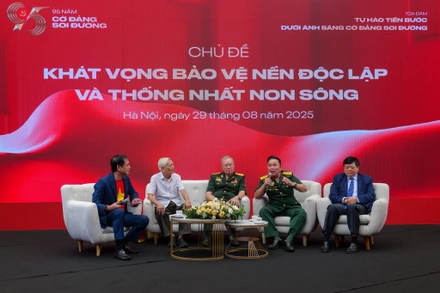 Thế hệ trẻ xúc động khi được nghe lại ký ức hào hùng của một thời hoa lửa