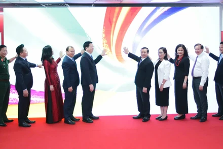 Khai trương Trung tâm Báo chí Triển lãm thành tựu đất nước