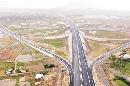 Tuyến đường cao tốc Khánh Hòa-Buôn Ma Thuột là dự án giao thông trọng điểm quốc gia, giữ vai trò chiến lược trong việc hiện thực hóa tầm nhìn liên kết vùng.