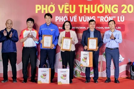 Ban tổ chức gửi thư cảm ơn đến các sở, ban, ngành phối hợp tổ chức Chương trình Phở yêu thương về với bà con vùng “rốn lũ” Hòa Thịnh.