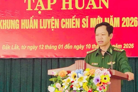 Thượng tá Bùi Minh Hải, Phó Tham mưu trưởng Bộ đội Biên phòng tỉnh Đắk Lắk phát biểu khai mạc tập huấn.