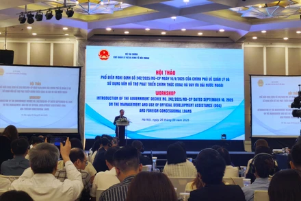 Toàn cảnh Hội thảo phổ biến Nghị định số 242/2025/NĐ-CP do Chính phủ ban hành ngày 10/9/2025, do Bộ Tài chính tổ chức vào sáng 26/9.