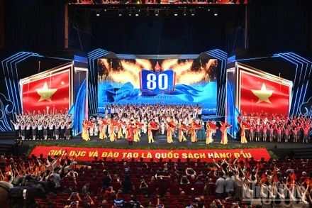 Sáng 5/9/2025, tại Hà Nội, Tổng Bí thư Tô Lâm, các đồng chí lãnh đạo, nguyên lãnh đạo Đảng, Nhà nước dự Lễ kỷ niệm 80 năm truyền thống ngành Giáo dục; đón nhận Huân chương Lao động hạng Nhất và khai giảng năm học mới 2025 - 2026. Ảnh: ĐĂNG KHOA