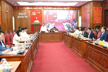 Các đại biểu dự hội nghị tại điểm cầu trung tâm trụ sở Tỉnh ủy Quảng Trị.