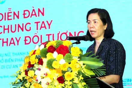 Phó Chủ tịch Trung ương Hội Liên hiệp Phụ nữ Việt Nam Nguyễn Thị Minh Hương phát biểu khai mạc Diễn đàn.