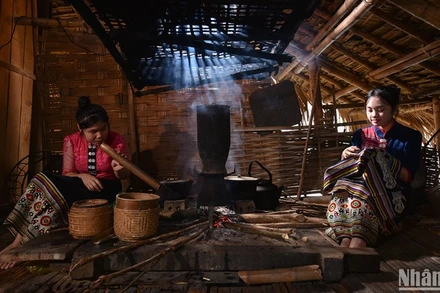 Hạnh phúc từ những khoảnh khắc bình dị trong đời sống hằng ngày. (Ảnh: VŨ LINH)