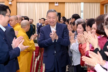 Tổng Bí thư Tô Lâm dự hội nghị tiếp xúc giữa cử tri với người ứng cử đại biểu Quốc hội khóa XVI, nhiệm kỳ 2026-2031, đơn vị bầu cử số 1, thành phố Hà Nội. (Ảnh: ĐĂNG KHOA)