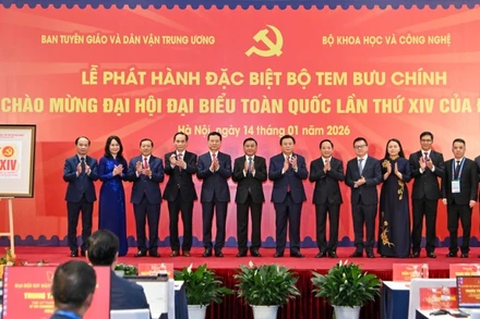 Các đồng chí lãnh đạo Đảng, Nhà nước dự Lễ phát hành đặc biệt bộ tem bưu chính "Chào mừng Đại hội đại biểu toàn quốc lần thứ XIV của Đảng". 