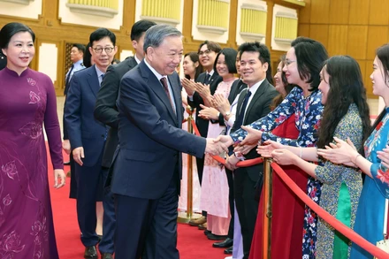 Lễ tiễn Tổng Bí thư Tô Lâm và Phu nhân tại sân bay quân sự Seongnam, thủ đô Seoul, Hàn Quốc. (Ảnh: TTXVN)