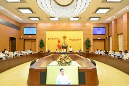 Phiên họp Ủy ban Thường vụ Quốc hội ngày 4/6. (Ảnh DUY LINH)