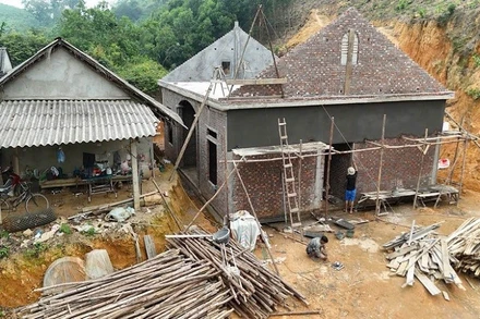 Nhờ chương trình xóa nhà tạm, nhà dột nát của tỉnh, gia đình ông Cao Văn Giang, xã Hùng Xuyên, huyện Đoan Hùng đã xây dựng được căn nhà khang trang.