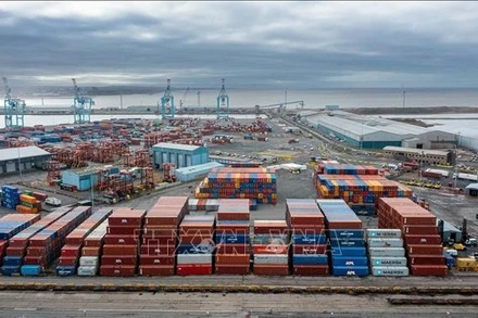 Cảng hàng hóa Liverpool, Anh. (Ảnh: THX/TTXVN)