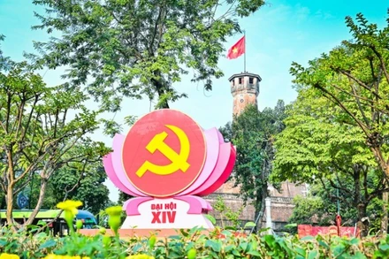 Đường phố Hà Nội trang hoàng mừng Đại hội XIV của Đảng. (Ảnh: Bảo Long)