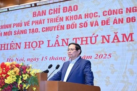 Thủ tướng Chính phủ Phạm Minh Chính phát biểu ý kiến chỉ đạo tại Phiên họp lần thứ năm Ban Chỉ đạo của Chính phủ về phát triển khoa học công nghệ, đổi mới sáng tạo, chuyển đổi số và Đề án 06. (Ảnh: TRẦN HẢI)