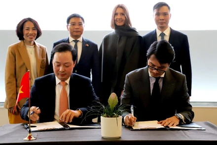 Bộ Tài chính Việt Nam ký Biên bản ghi nhớ hợp tác với Ngân hàng JP Morgan - một trong những định chế tài chính hàng đầu thế giới.