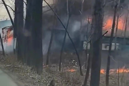 Hiện trường vụ nổ cửa hàng pháo hoa ở huyện Đông Hải, tỉnh Giang Tô, Trung Quốc ngày 15/2. (Ảnh: Weibo) 