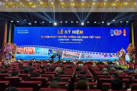 Toàn cảnh buổi lễ kỷ niệm 80 năm Ngày truyền thống Hải quan Việt Nam.