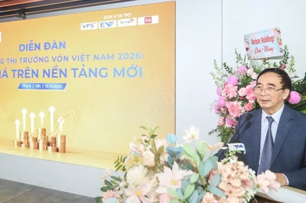 Tiến sĩ Lê Minh Nghĩa, Chủ tịch VFCA phát biểu khai mạc tại diễn đàn.