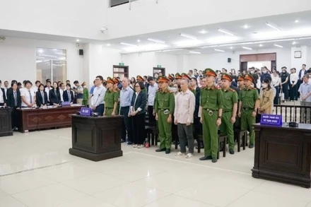 Các bị cáo trong vụ án tại một phiên phúc thẩm.