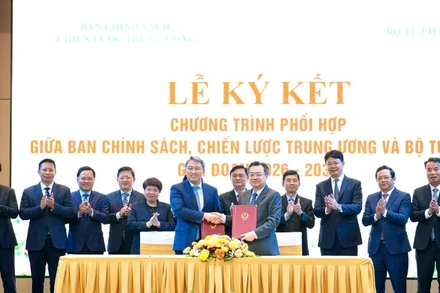 Lễ ký kết Chương trình phối hợp giữa Bộ Tư pháp và Ban Chính sách, chiến lược Trung ương.