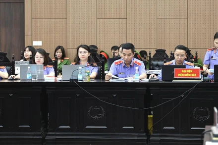 Đại diện Viện Kiểm sát đề nghị mức án với 141 bị cáo.