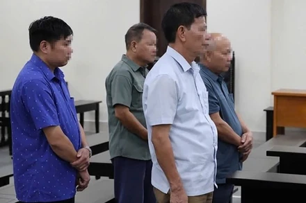 Bốn bị cáo tại phiên tòa.