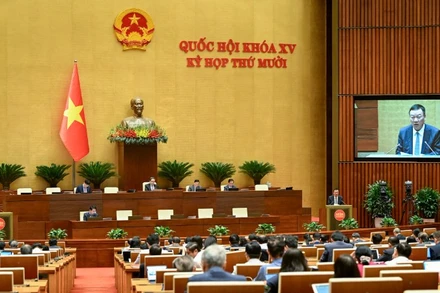 Tổng Thanh tra Chính phủ Đoàn Hồng Phong trình bày Báo cáo tiếp thu, giải trình trước Quốc hội. (Ảnh: DUY LINH)