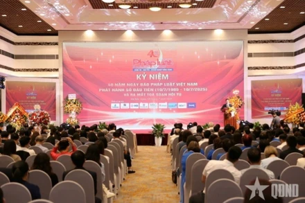 Toàn cảnh buổi Lễ kỷ niệm 40 năm Ngày Báo Pháp luật Việt Nam ra số đầu.