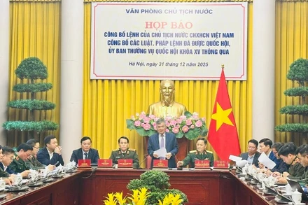 Đồng chí Cấn Đình Tài, Phó Chủ nhiệm Văn phòng Chủ tịch nước phát biểu tại cuộc họp báo.