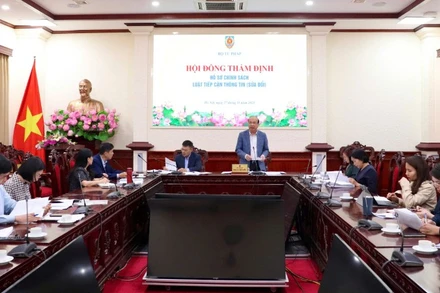 Toàn cảnh phiên họp thẩm định.