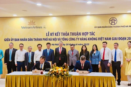 UBND thành phố Hà Nội và Vietnam Airlines sẽ tiếp tục đồng hành tổ chức nhiều hoạt động nhằm phát triển du lịch, thương mại, đầu tư.