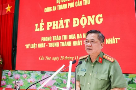 Lãnh đạo công an thành phố Cần Thơ phát biểu tại lễ phát động.