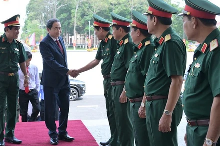 Chủ tịch Quốc hội Trần Thanh Mẫn chúc Tết Quân khu 9.