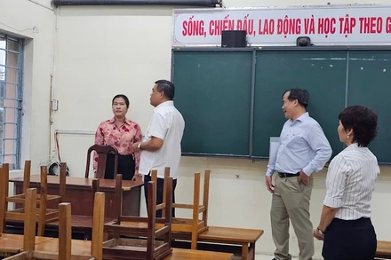 Lãnh đạo thành phố Cần Thơ kiểm tra trường lớp phục vụ kỳ thi năm 2025.