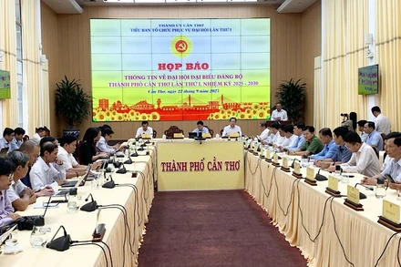 Quang cảnh buổi họp báo.