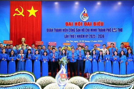 Ban Chấp hành Đoàn Thanh niên thành phố Cần Thơ, nhiệm kỳ 2025-2030 ra mắt đại hội.