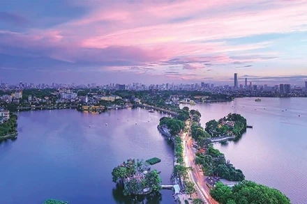 Một góc Hồ Tây. (Ảnh: Lê Việt Khánh)