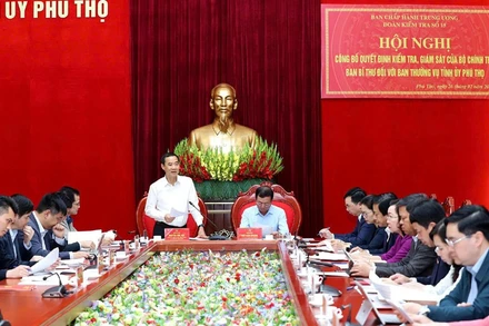 Đồng chí Nguyễn Thái Học phát biểu tại buổi công bố Quyết định kiểm tra, giám sát đối với Ban Thường vụ Tỉnh ủy Phú Thọ.