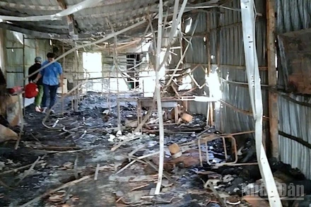 Căn nhà của gia đình ông Hiếu ở chợ Vàm Đình bị thiệt hại nặng nề trong vụ cháy vào sáng sớm ngày 27/9.