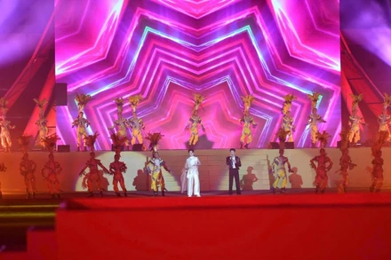 Chương trình nghệ thuật tại lễ bế mạc ASEAN Para Games 13.