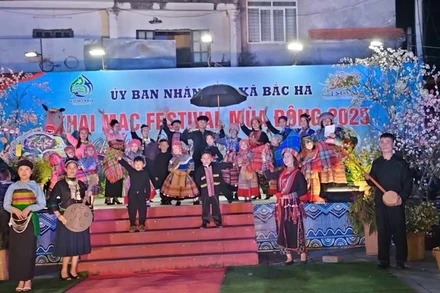 Đêm khai mạc Festival đầy sắc màu ở Bắc Hà (Lào Cai).