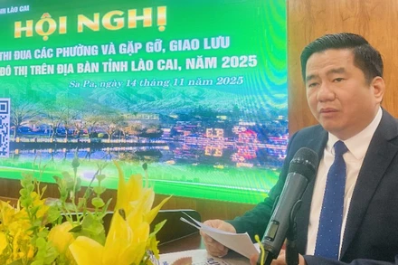 Đồng chí Tô Ngọc Liễn, Chủ tịch Ủy ban nhân dân phường Sa Pa phát biểu khai mạc hội nghị.