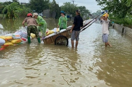 Mưa lũ gây ngập úng xã Xuân Mai. 