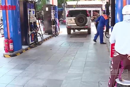 [Video] Sẽ tiếp tục sử dụng Quỹ Bình ổn giá để điều tiết thị trường xăng dầu