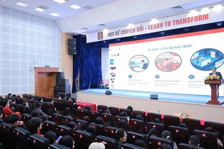 Quang cảnh buổi tọa đàm.