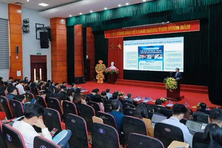 Quang cảnh Hội thảo “Chuyển đổi số trong đào tạo và nghiên cứu khoa học lĩnh vực Y Dược học cổ truyền”.