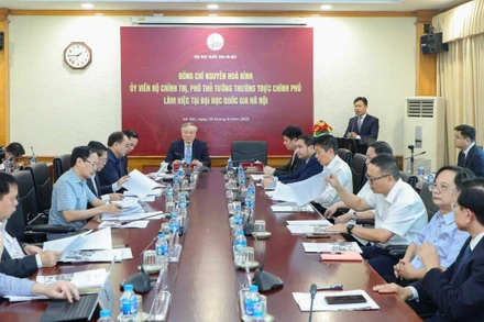 Quang cảnh buổi làm việc. 