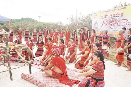 Chương trình mục tiêu quốc gia dành cho đồng bào dân tộc thiểu số đã góp phần khôi phục nhiều lễ hội văn hóa truyền thống.