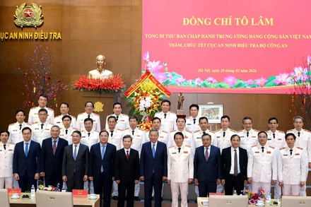 Tổng Bí thư Tô Lâm thăm, chúc Tết cán bộ, chiến sĩ Cục An ninh điều tra, Bộ Công an. (Ảnh: ĐĂNG KHOA)